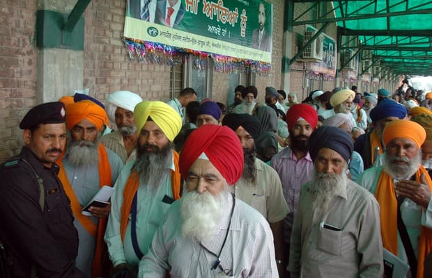 (120415) PAKISTAN-LAHORE-SIKH-PIGRIMS