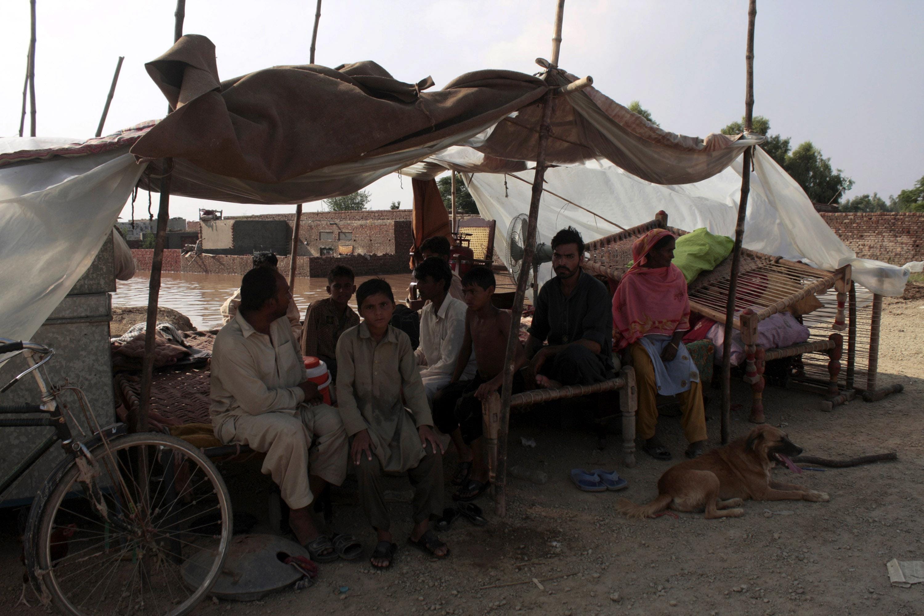 (120914) Lahore: Raging monsoon floods