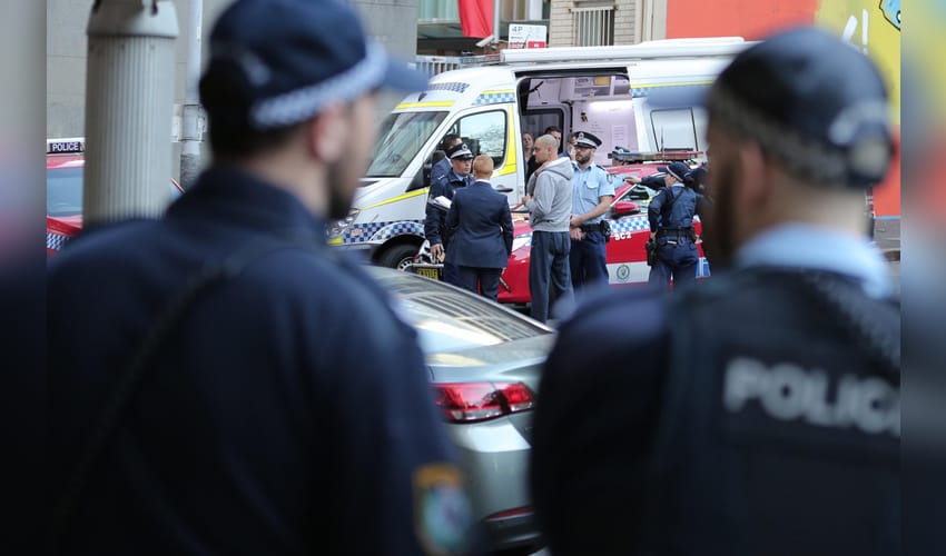 (130819) AUSTRALIA-SYDNEY-KNIFE RAMPAGE