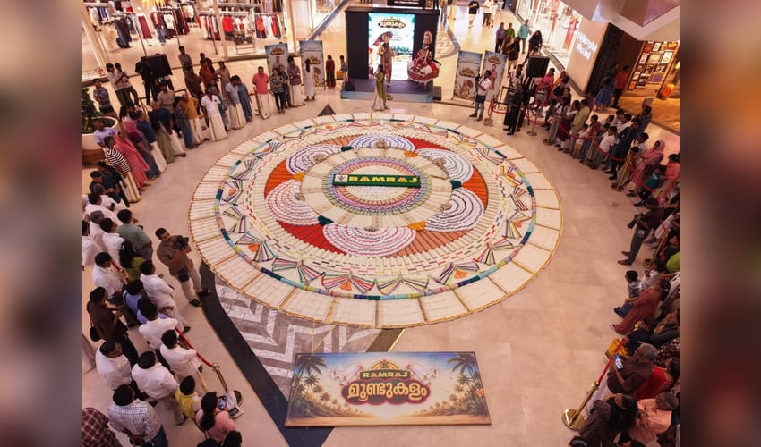 3,000 dhotis bloom into an Onam Pookkalam in Kochi