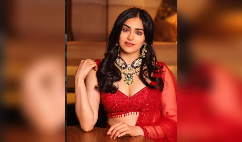 Adah Sharma helps calm tantrum-throwing child next door with spooky 'witch' act at night