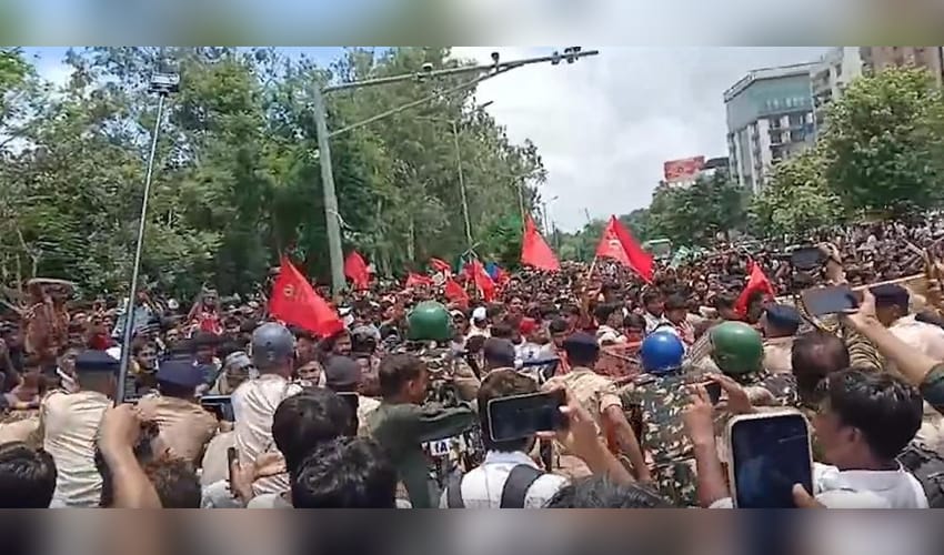AISA protest in Patna turns violent; police use tear gas, water cannons