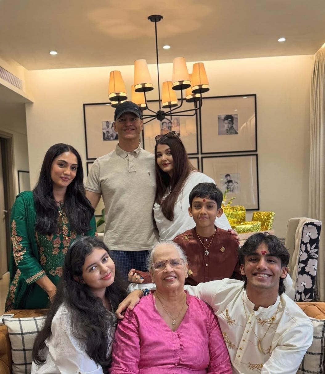 Aishwarya Rai Bachchan celebrates Rakhi with brother Aditya, Aaradhya and  family, SIL shares rare pic