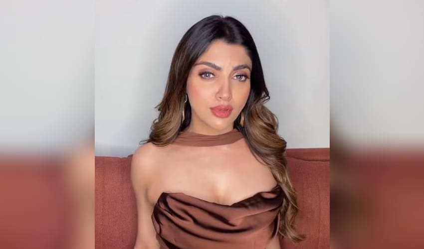 Akansha Puri claims actors being offered money to be part of protest rallies