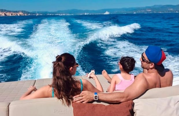 Alia Bhatt's 'good old days' include chilling with Ranbir & Raha amidst the sea