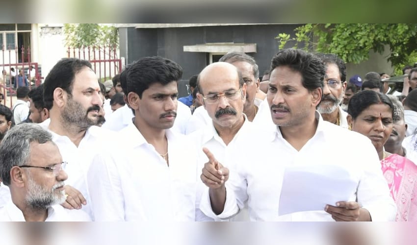 Andhra govt will have to repent, warns Jagan after meeting MLA in jail