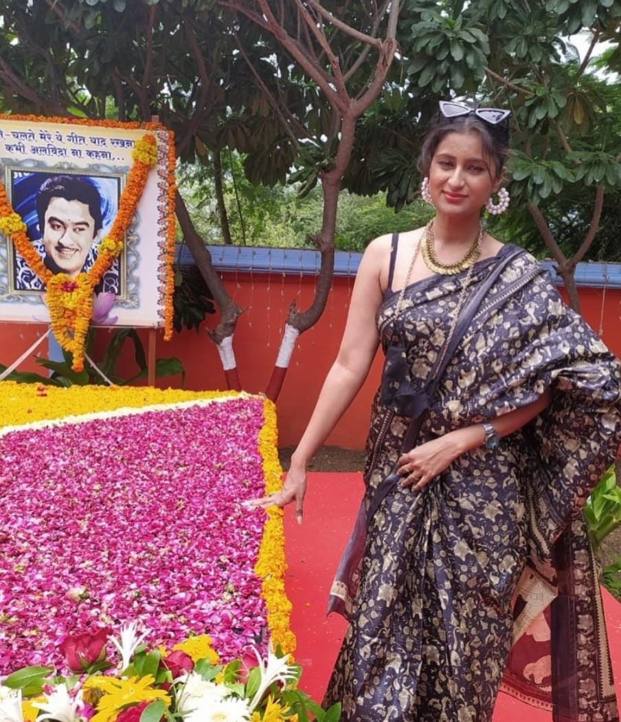 ‘Anupamaa’ fame Shiwani Chakraborty recalls Kishore Kumar learning English from her grandfather, shares rare stories