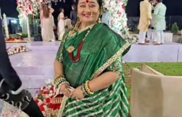Apara Mehta shares her love for Indian handlooms, says she was introduced to them by her mother
