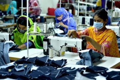 Apparel industry urges Piyush Goyal to regulate cotton yarn exports amid price surge