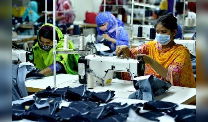 Apparel industry urges Piyush Goyal to regulate cotton yarn exports amid price surge