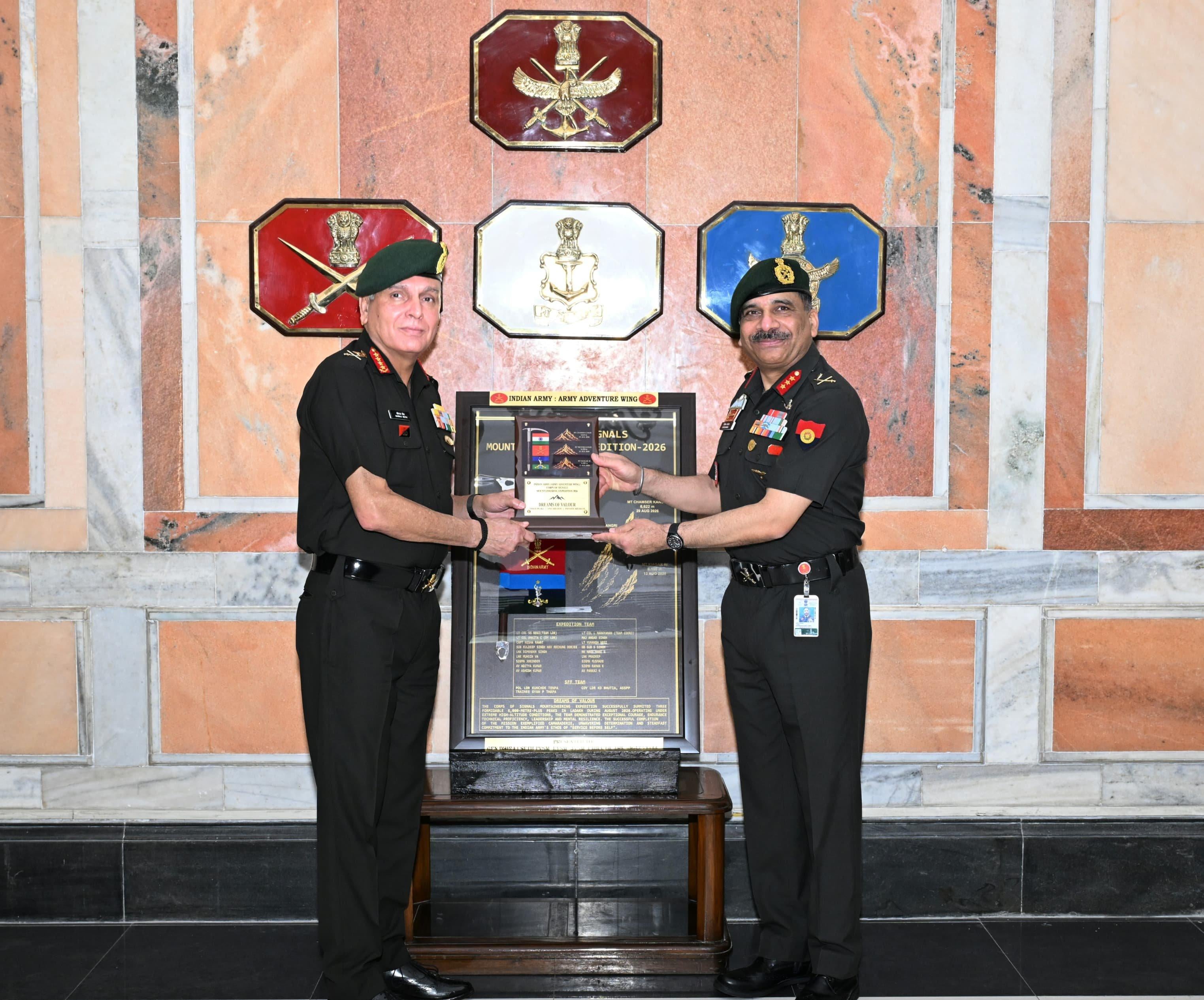 Army chief flags in Signals team that scaled three difficult Ladakh peaks 