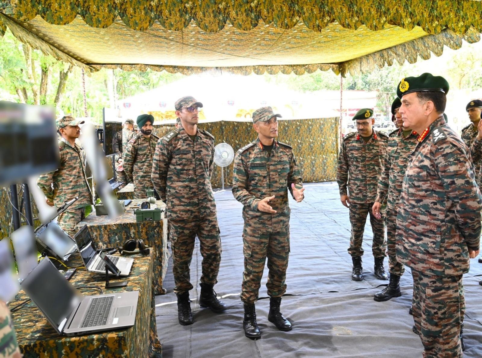 Army Chief reviews Eastern Theatre security, operational preparedness during two-day visit