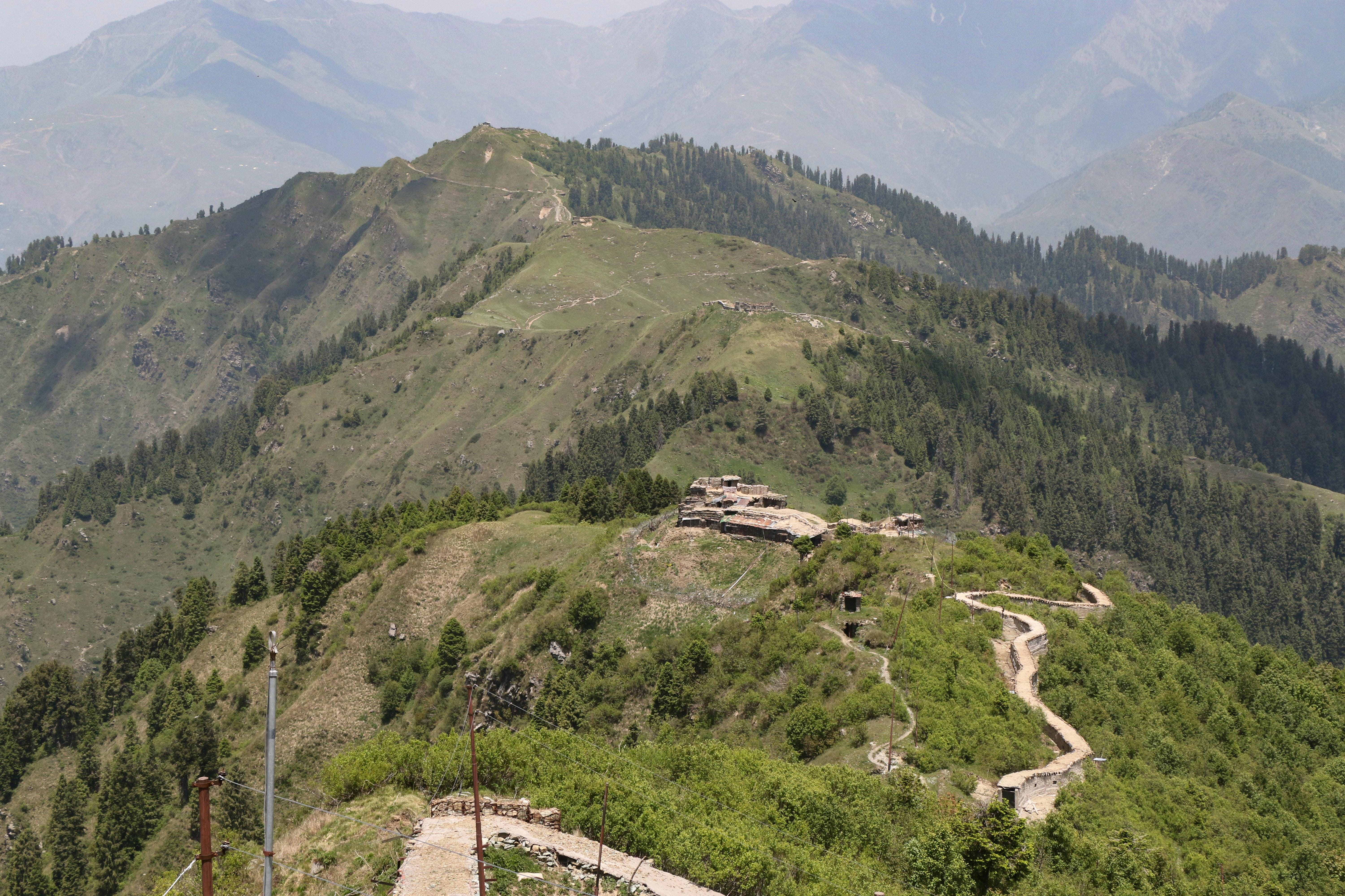 Army showcases preparedness along LoC in Poonch 