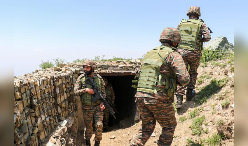 Army showcases preparedness along LoC in Poonch