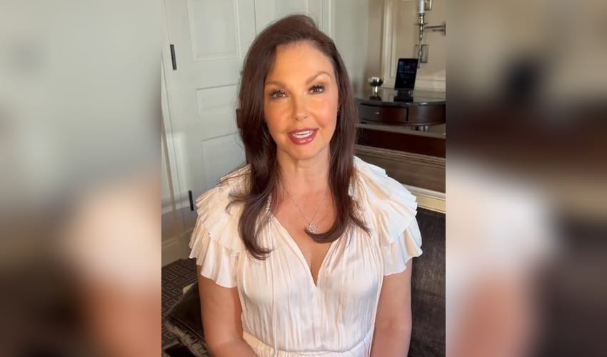 Ashley Judd recollects Elvis Presley casting a spell on the mic
