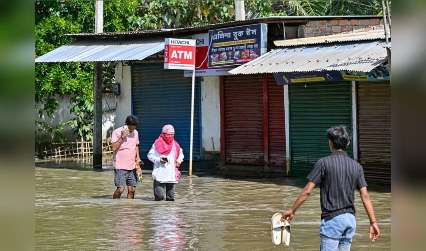 Assam floods: Over 1.55 lakh affected in 13 districts; death toll rises to 98 (Photo: IANS)