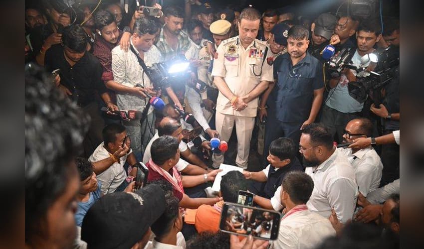 Assam-Meghalaya holds joint meeting to ease post violence situation