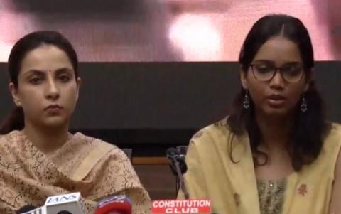 Attacked with stones, shoes, flower pots: Families of injured Delhi cops on Jantar Mantar protest violence