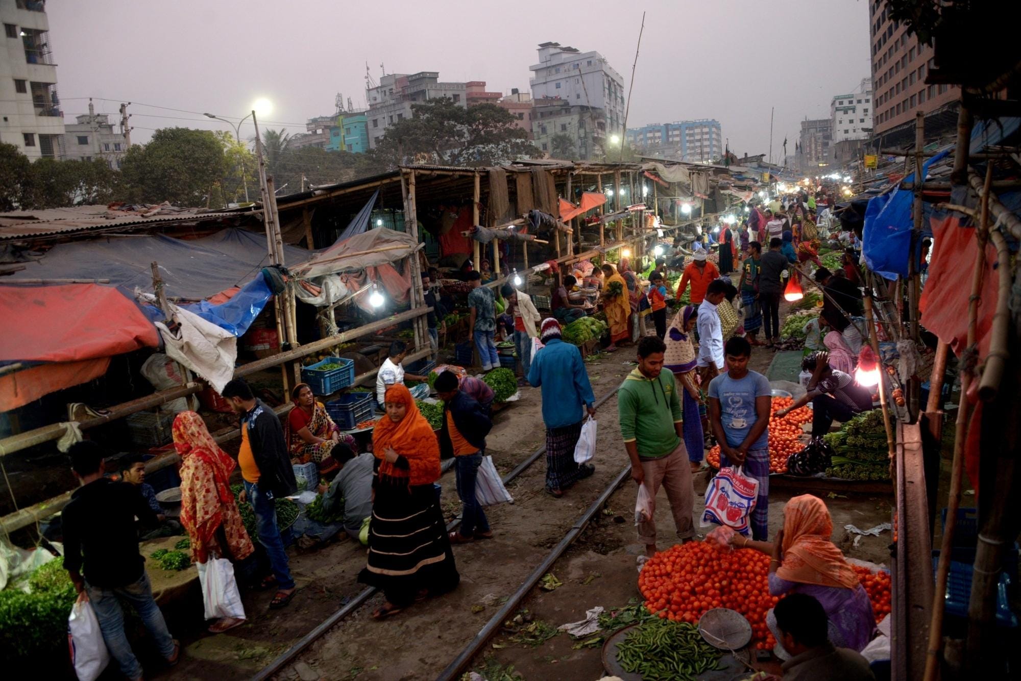 BANGLADESH-DHAKA-RAILWAY-DAILY LIFE