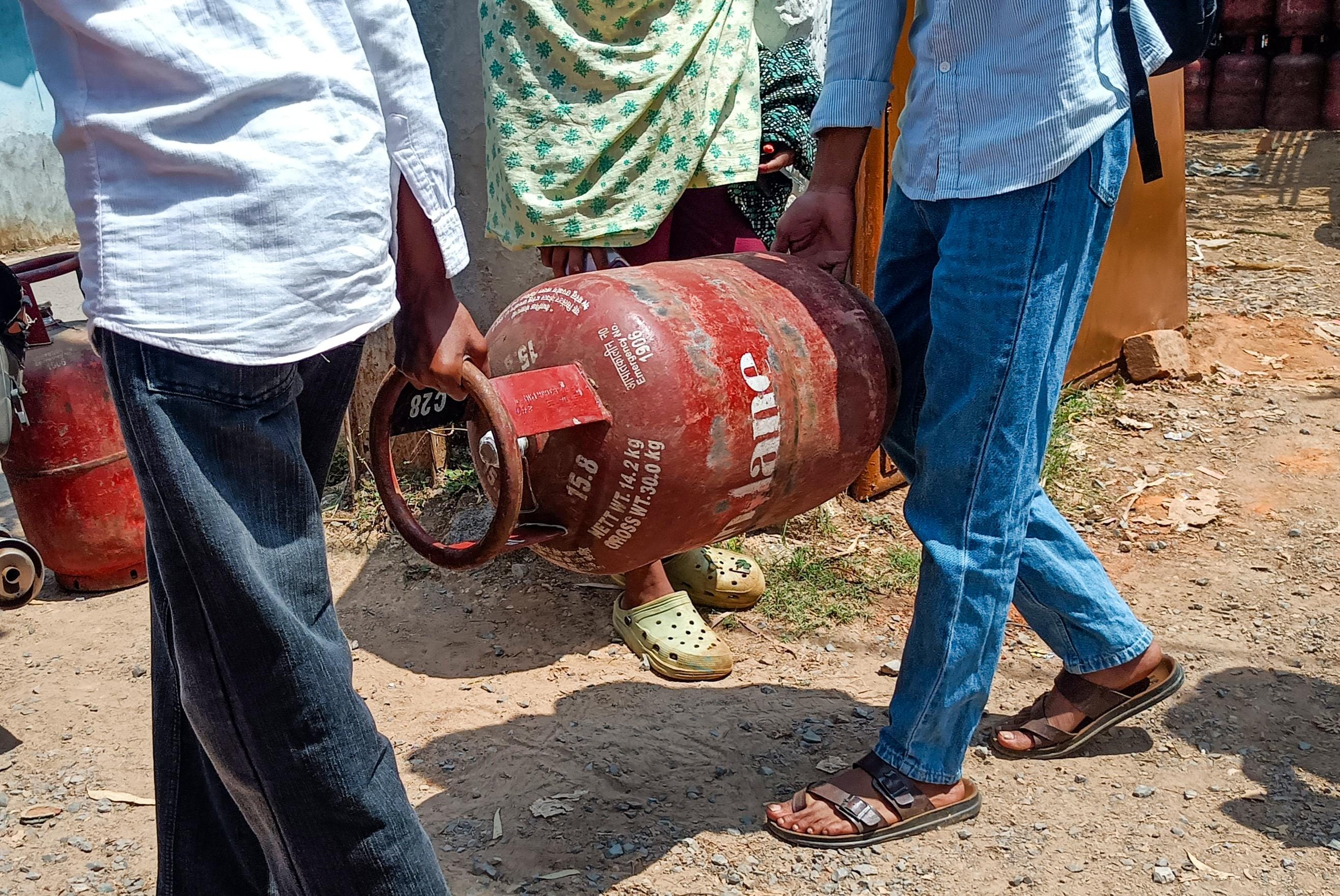 Bastar: LPG Refill Rush