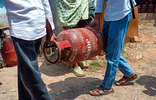 Bastar: LPG Refill Rush