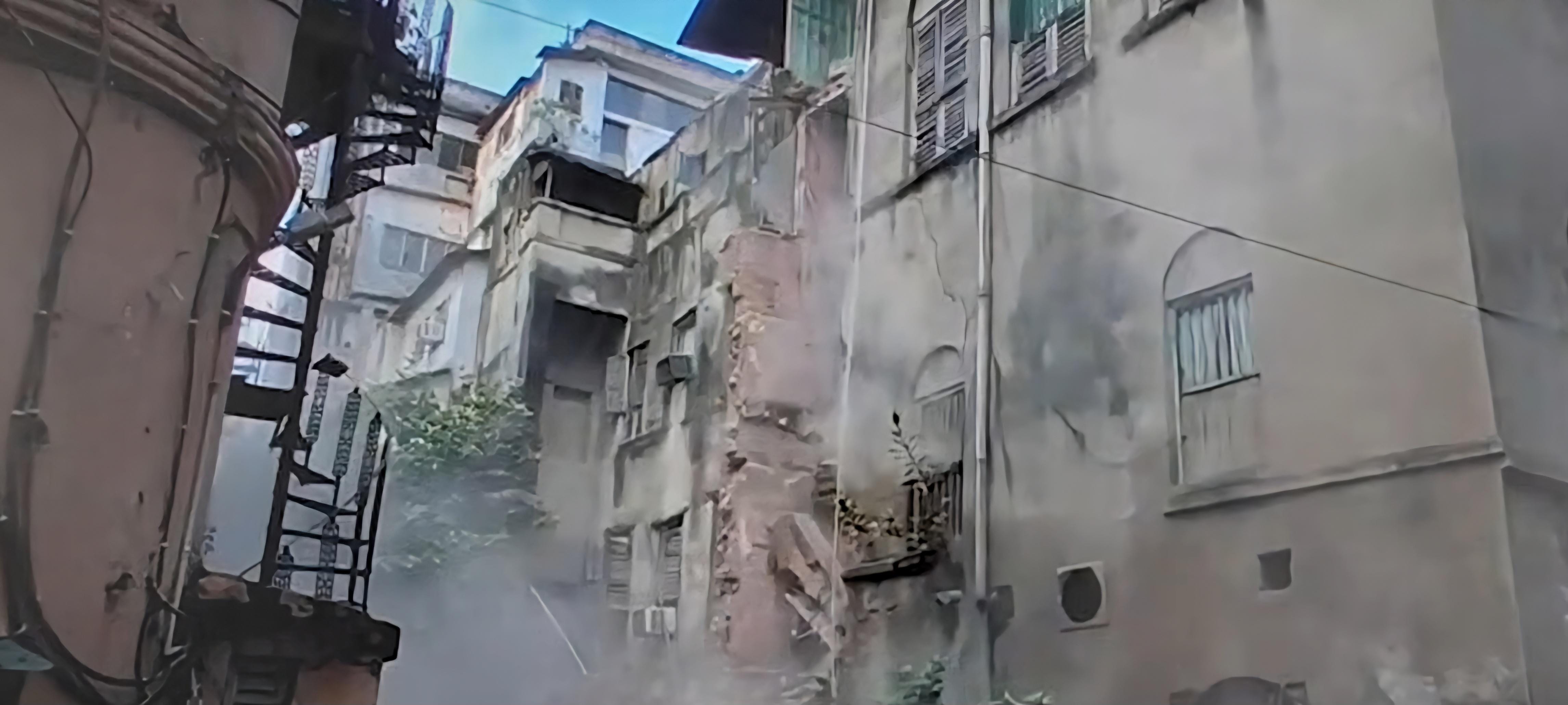 Bengal: Part of house collapses in Kolkata (Photo: IANS)