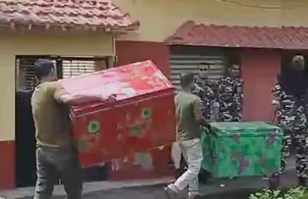 Bengal Police recover huge cash, 10 kg gold from house of stone-quarry owner’s relative