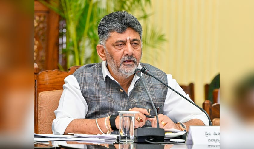Bengaluru: CM D.K. Shivakumar reviews drought situation with DCs and CEOs