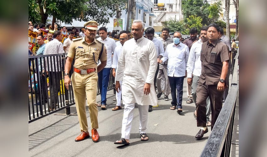 Bengaluru: Funeral procession of Chennamma Deve Gowda