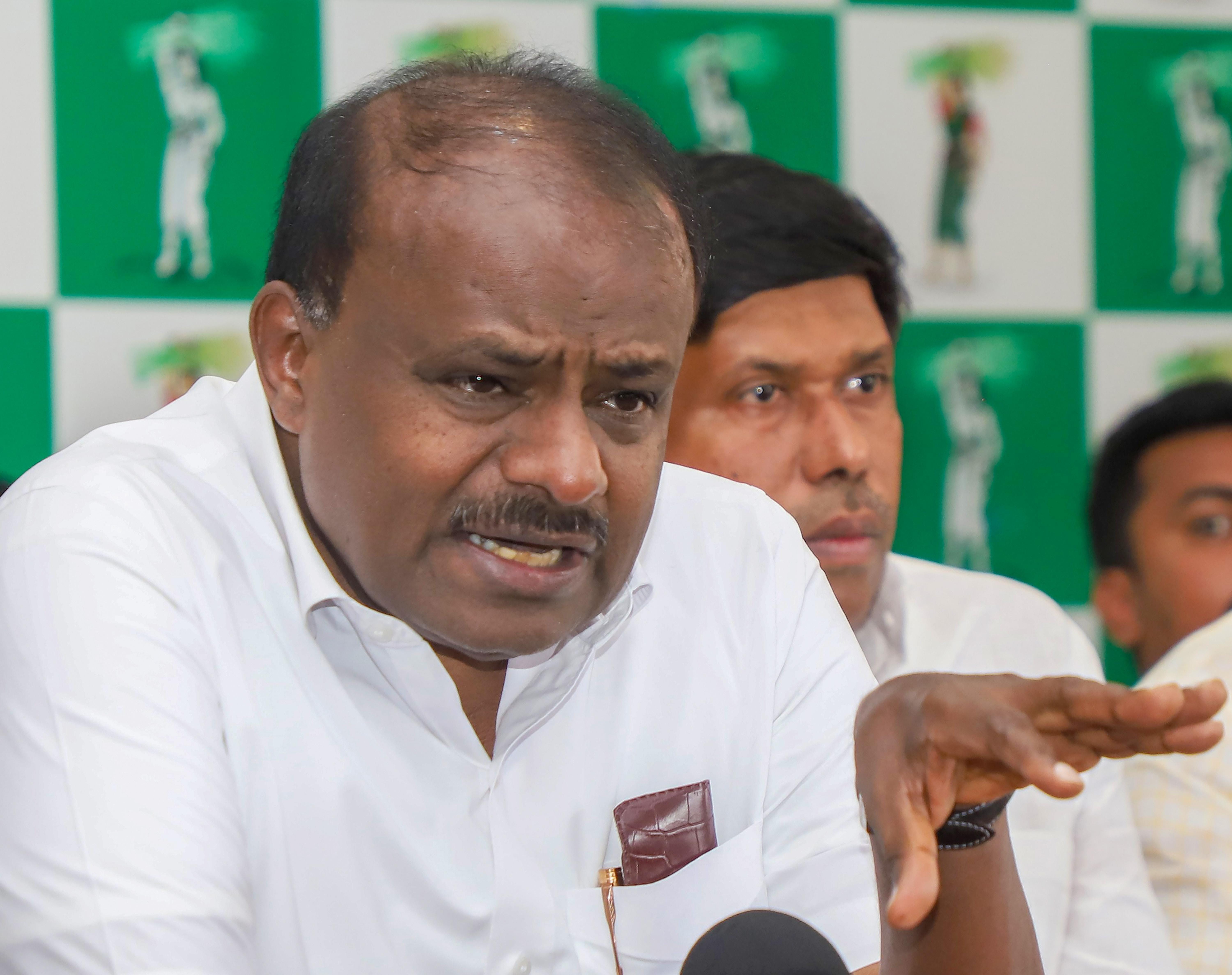 Bengaluru: HD Kumaraswamy addresses press conference