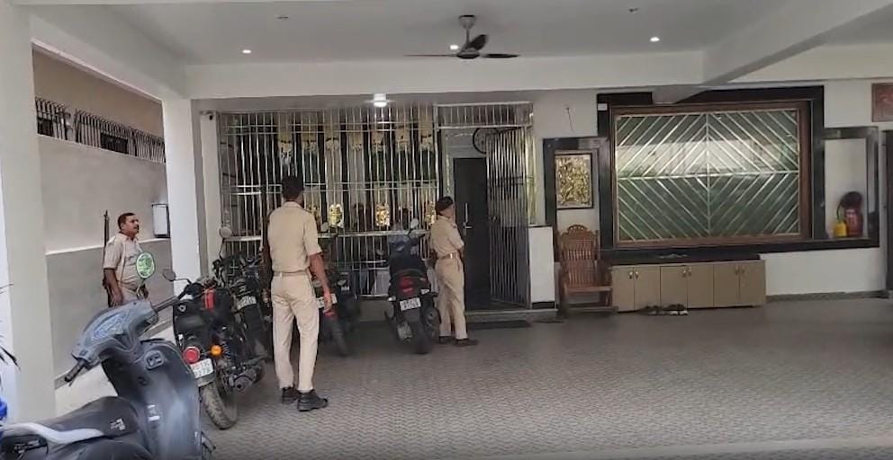 Bihar EOU raids properties linked to education department deputy director in DA case