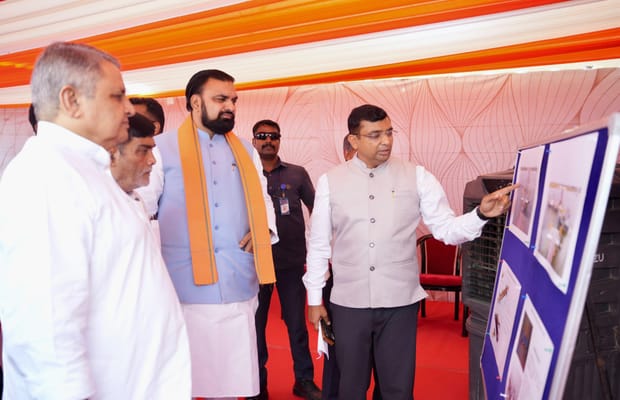 Bihar: Free steamer service launched between Nasriganj and Panapur ghats (Photo: @samrat4bjp/X)