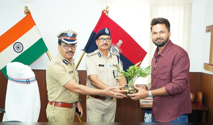 Bihar: Mukesh Kumar, Akash Deep join police after international cricket (Photo: @bihar_police/X)