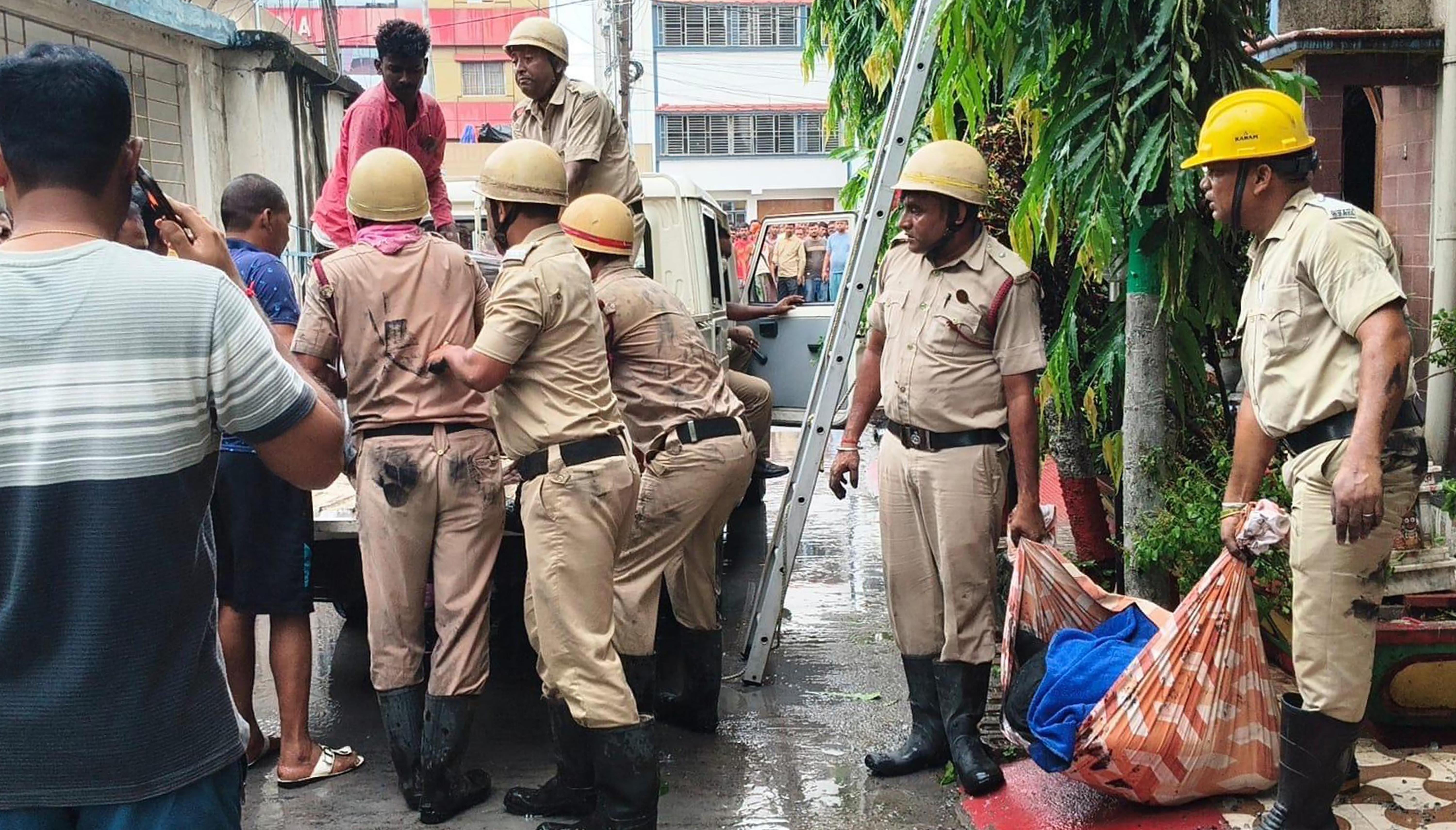 Birbhum: Hotel fire near Tarapith Temple