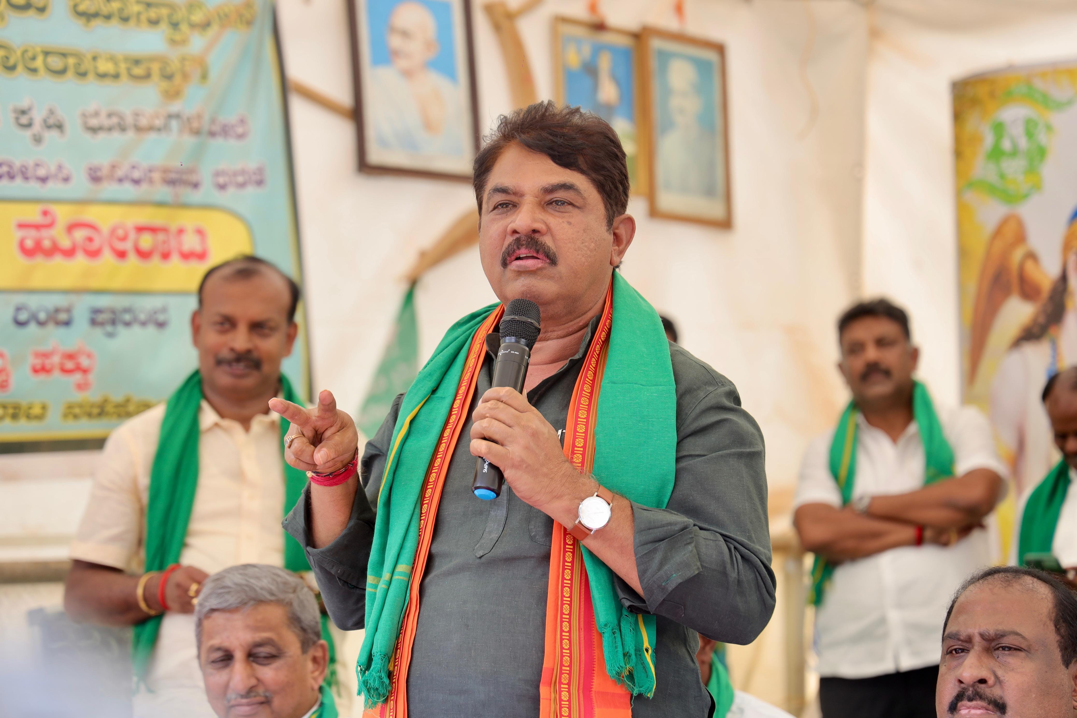 BJP mocks Karnataka govt's 'Freedom from Waste' drive, demands freedom from potholes