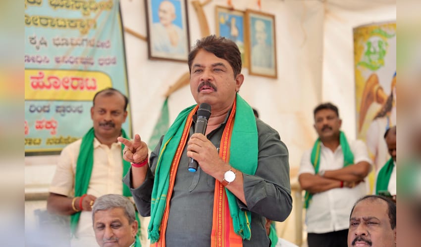 BJP mocks Karnataka govt's 'Freedom from Waste' drive, demands freedom from potholes