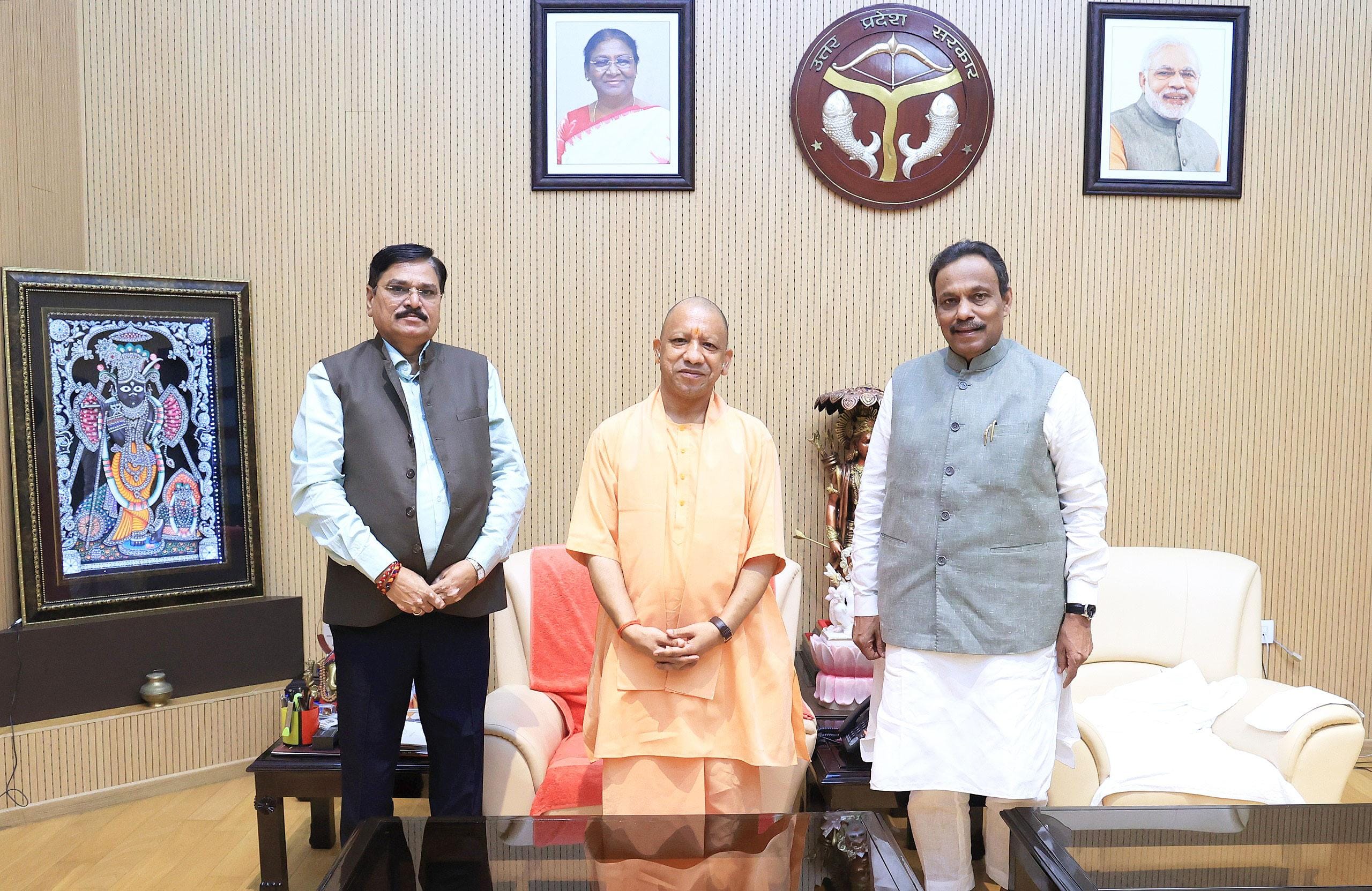 BJP's UP In-Charge Vinod Tawde meets CM Yogi; discusses poll strategy 