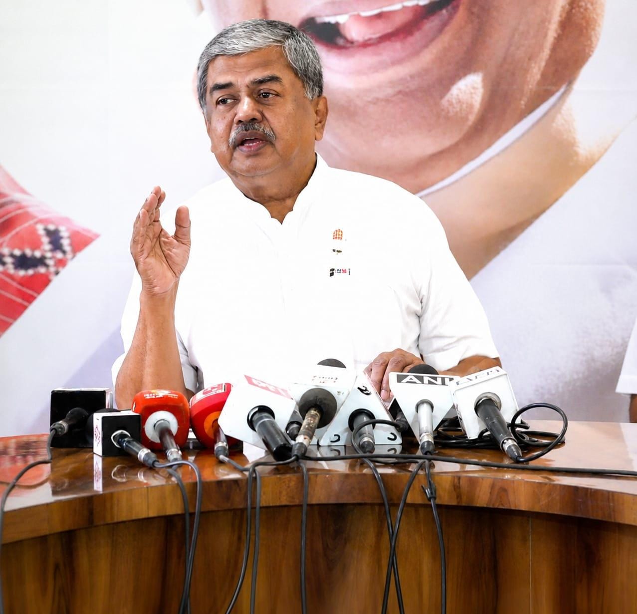 BJP shielding paper leak networks, claims K’taka Congress (Photo: IANS)