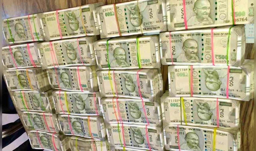 Cash worth Rs 50 lakh recovered from trolley in brick kiln in Bengal's Durgapur