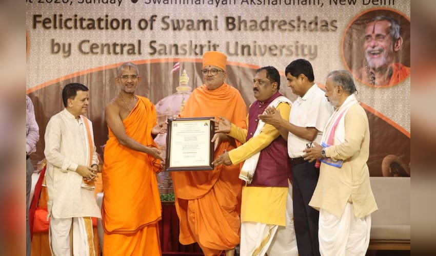 Central Sanskrit University honours BAPS scholar Swami Bhadreshdas as ‘Vedantavidya Vishwaguru’