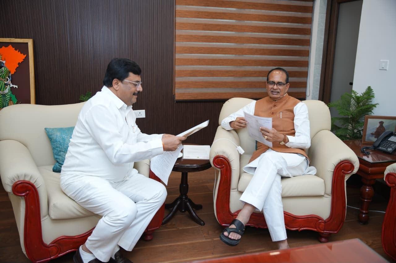 Centre responds to Karnataka Agriculture Minister's request; Shivraj Chouhan to visit drought-hit district