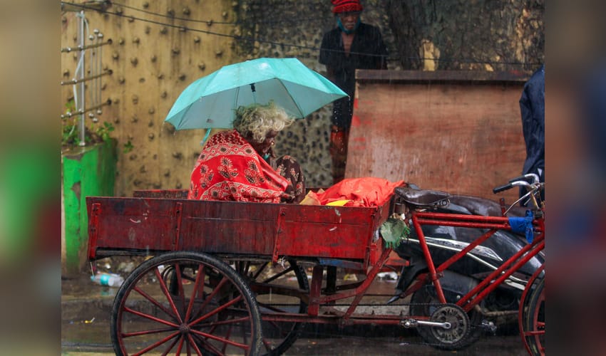 Chennai: Heavy rain lashes Broadway area