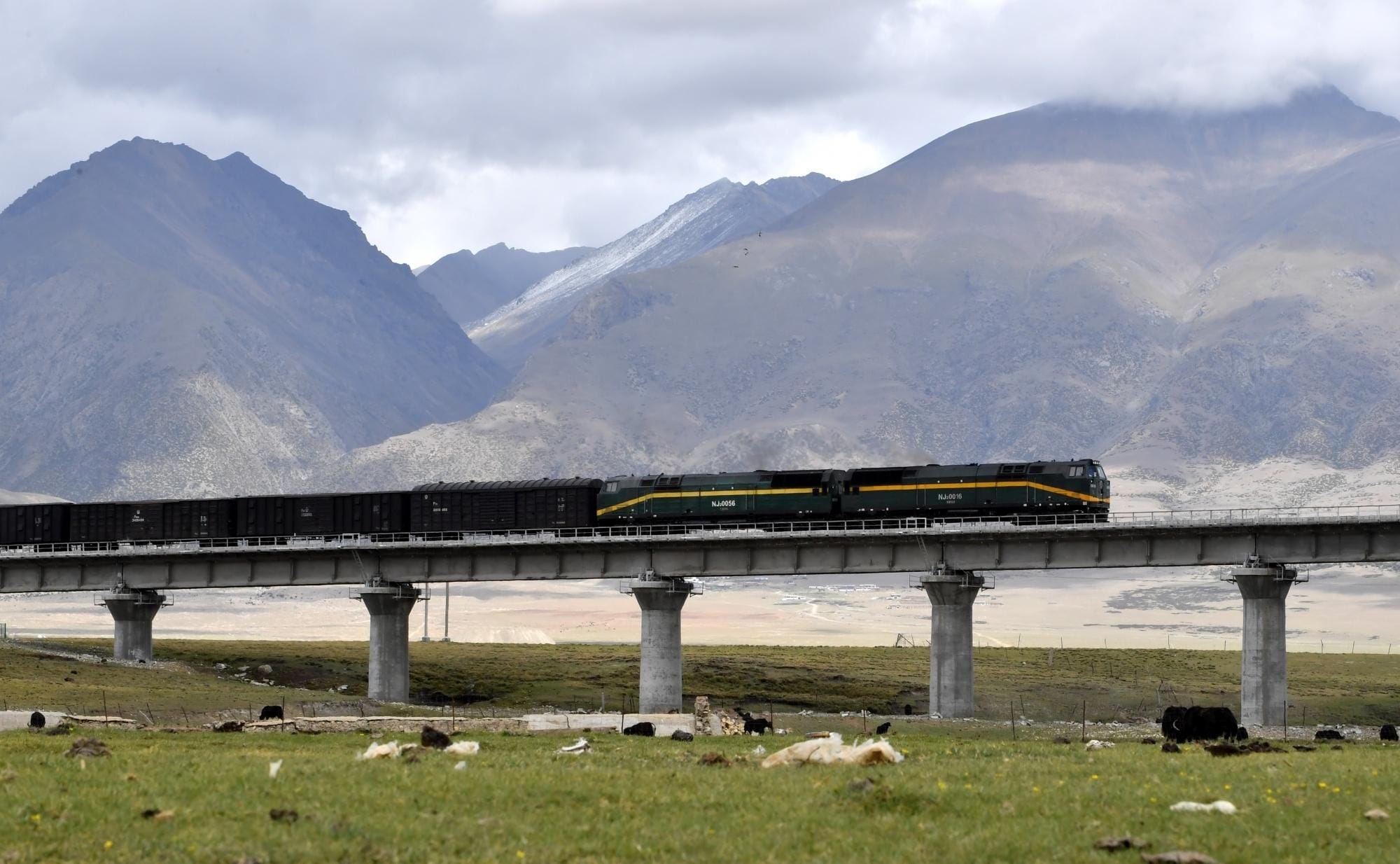 CHINA,QINGHAI,-TIBET, RAILWAY,cargo train,southwest China,Tibet Autonomous Region