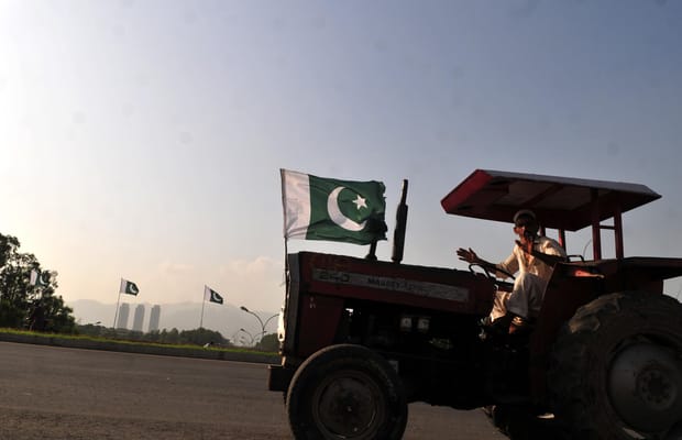 'Crony capitalism, autocratic excesses stunt Pakistan’s growth'