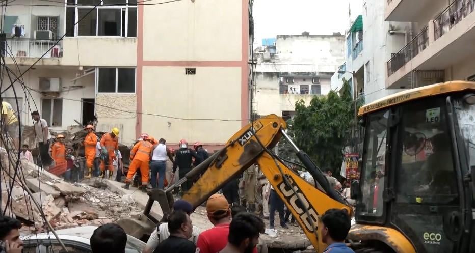 Deeply concerned, rescue Ops underway on war footing: Delhi CM Gupta on building collapse