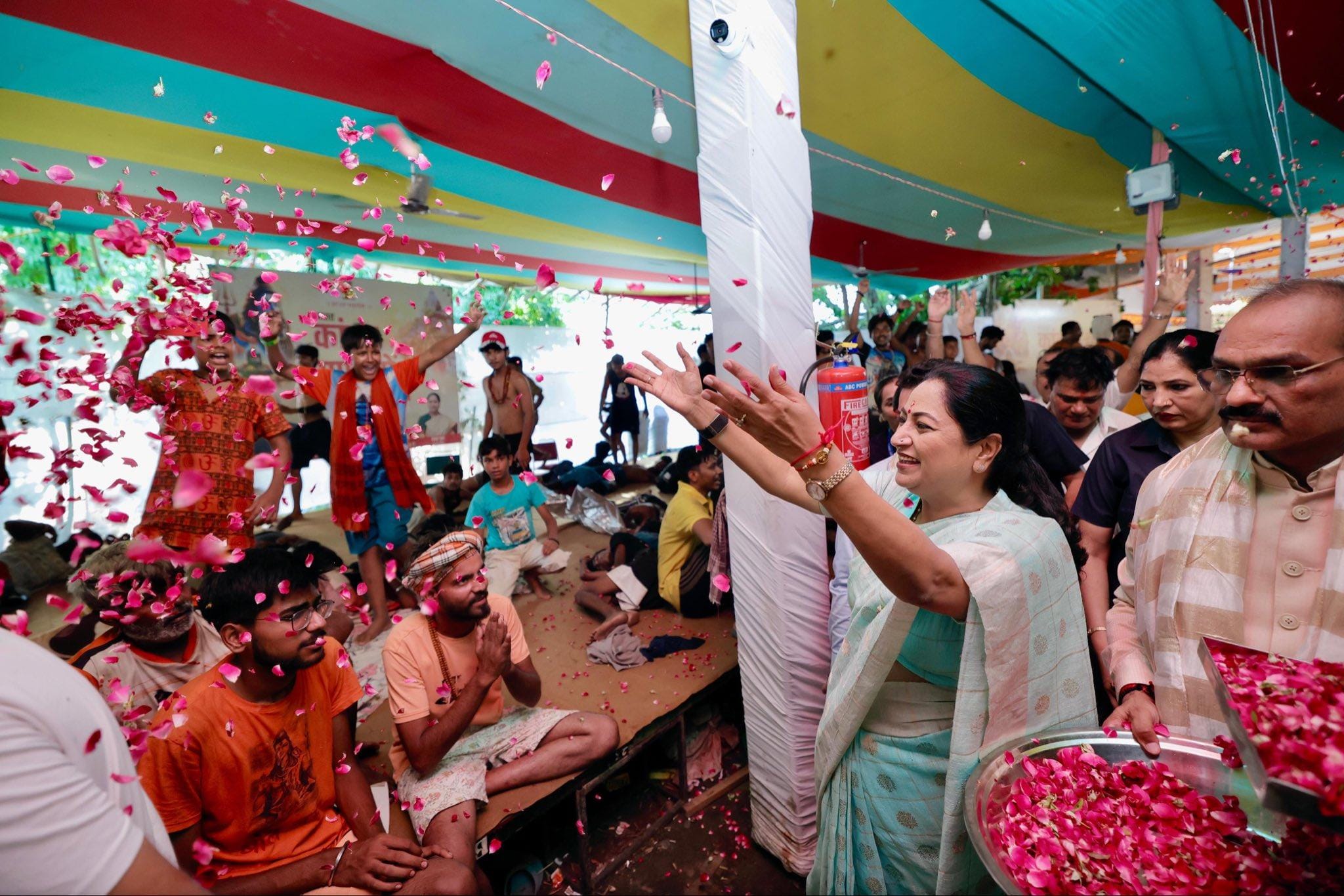 Delhi CM Rekha Gupta welcomes Kanwariyas in Mayapuri, reviews arrangements