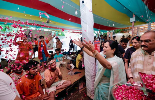 Delhi CM Rekha Gupta welcomes Kanwariyas in Mayapuri, reviews arrangements