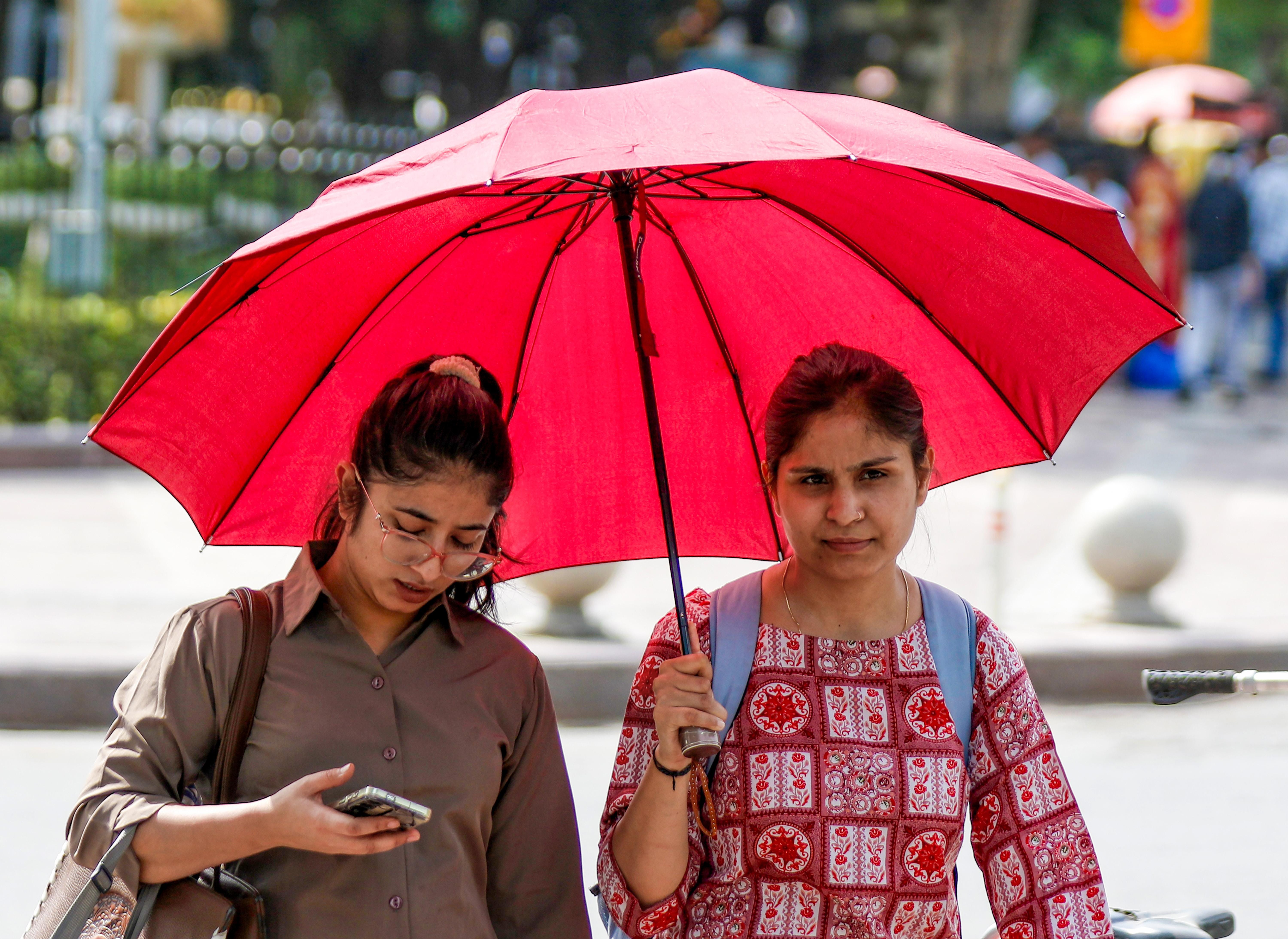 Delhi-NCR to remain hot, hazy sunshine; rain alert issued for 21 states
