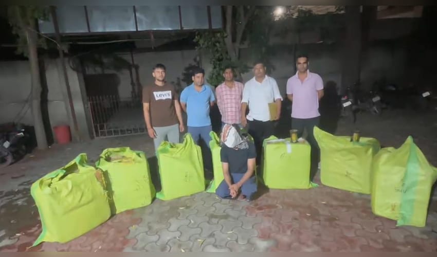 Delhi Police bust major banned Chinese manjha racket; 424 reels seized, one arrested