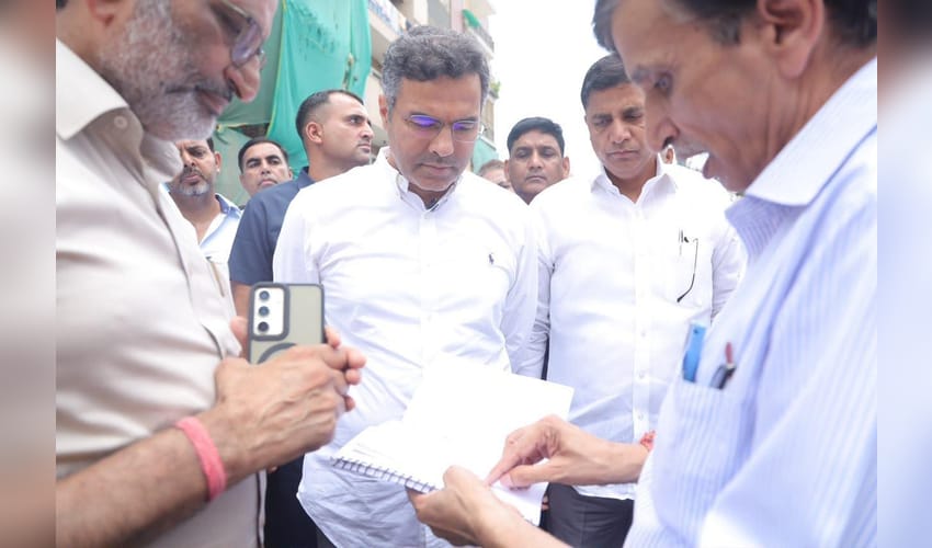 Delhi: PWD Minister inspects Chhatarpur for waterlogging solution (Photo: IANS)